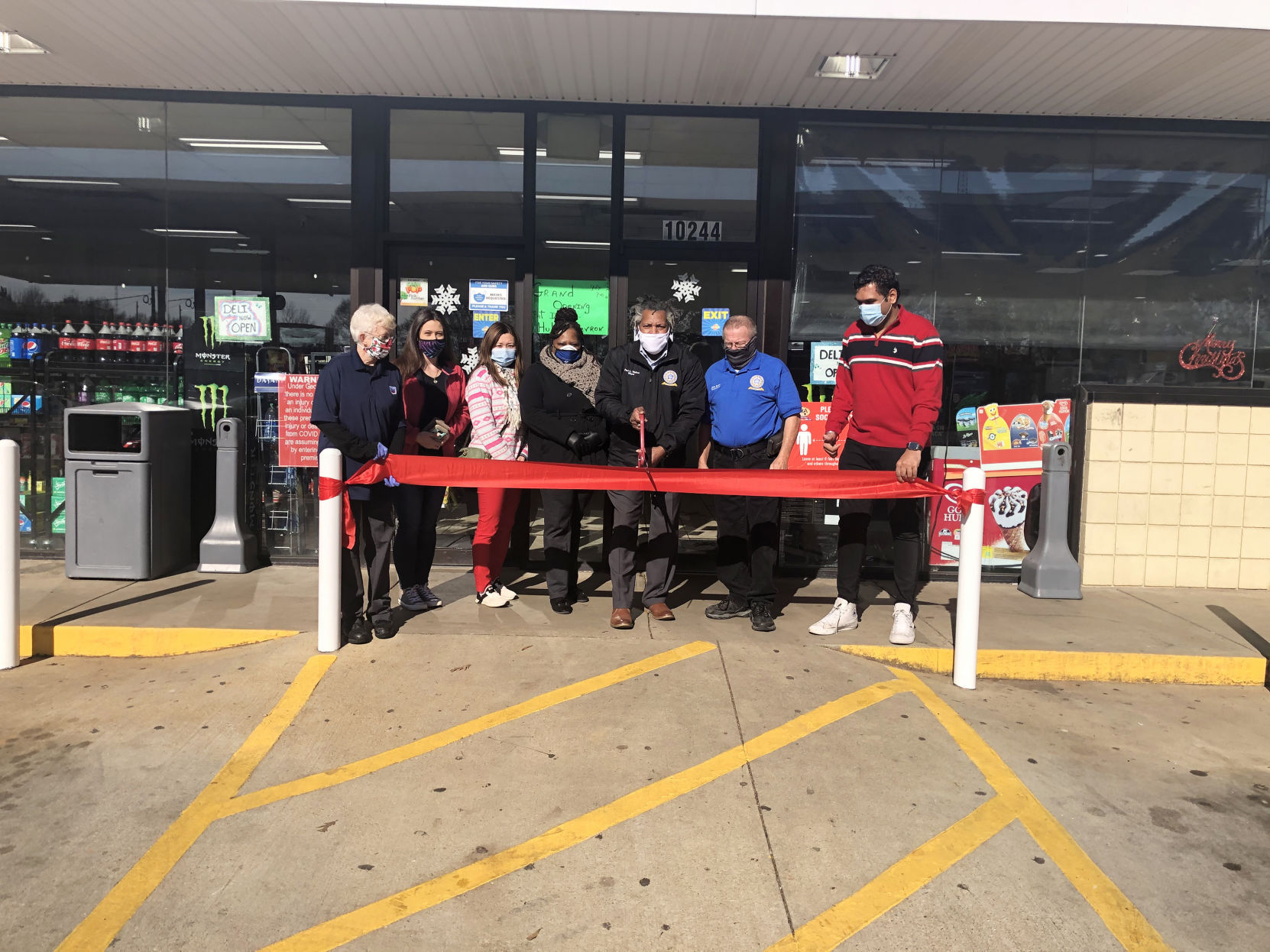 Ribbon cutting held for Chevron Food Mart